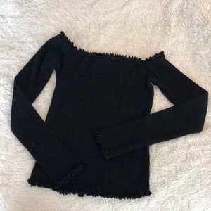 Off the shoulder slim fitting crop
